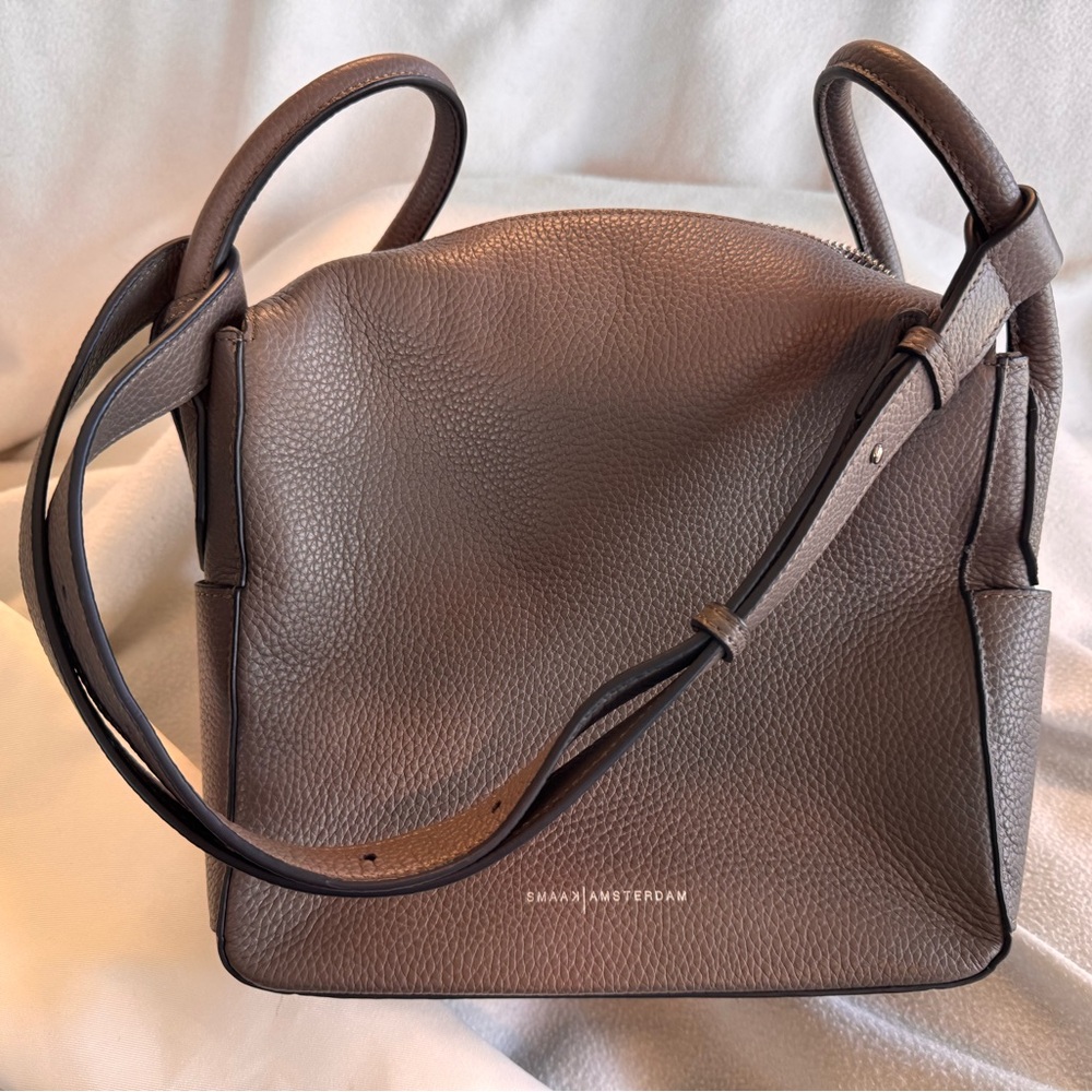 Smaak Amsterdam Lars shoulder bag in dark taupe